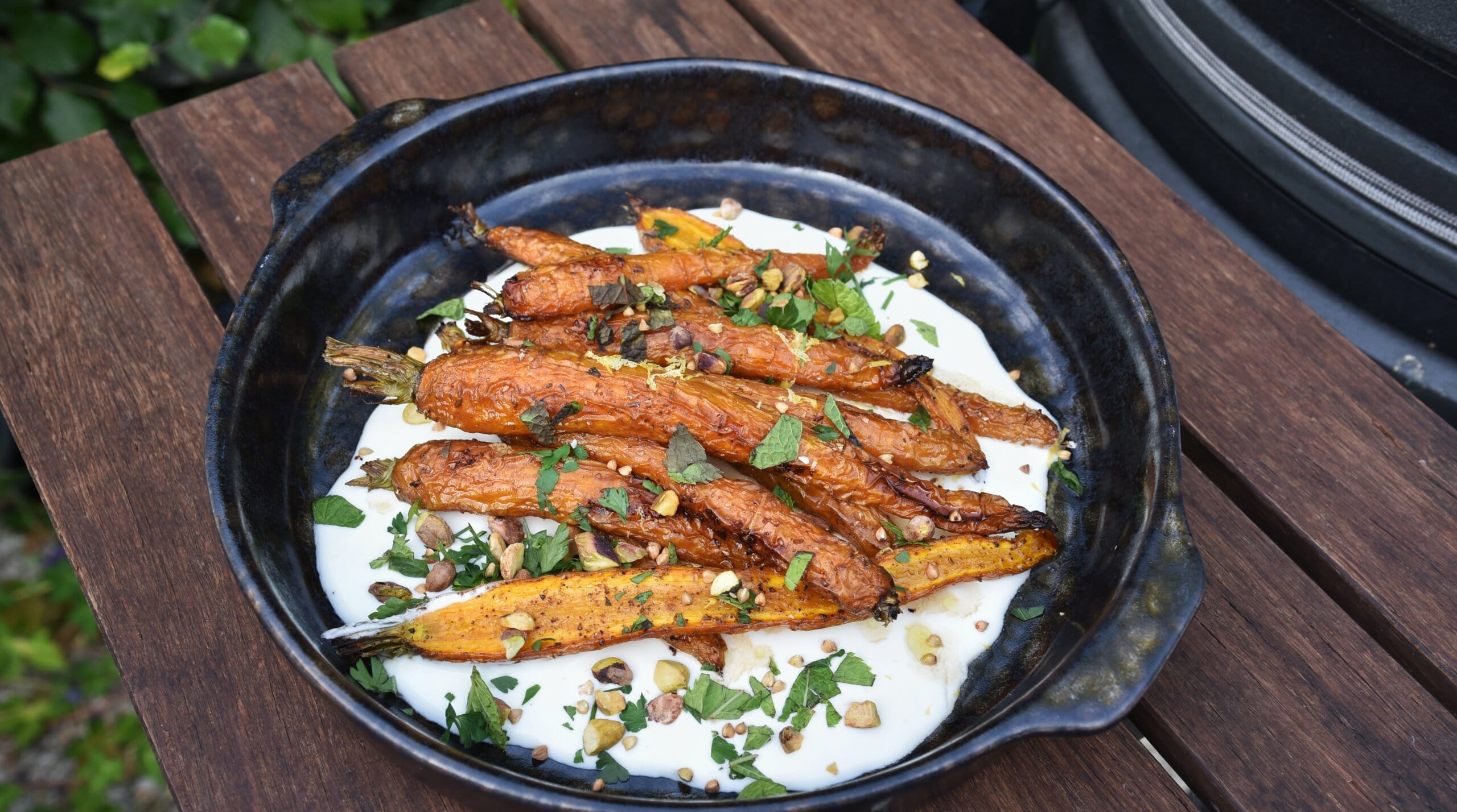 Geroosterde bospeen met whipped feta, pistache & sherrydressing